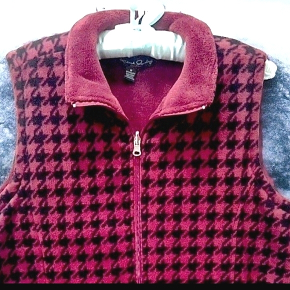 Reversible 1XL Thick Fleece Burgundy & Black Vest w Outside Pockets - Picture 5 of 7